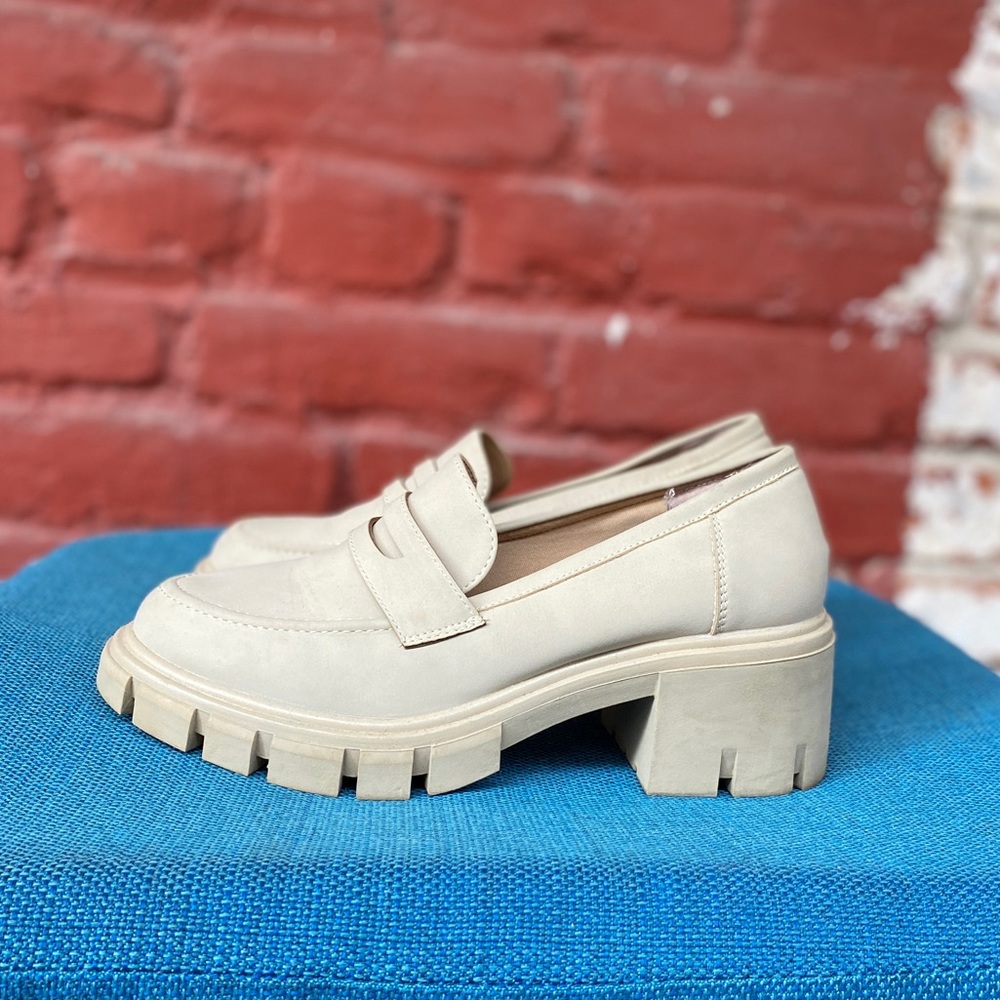Sincerely Jules Chunky Dylan Loafer, ecru, size 7